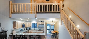 BRAND NEW CUSTOM BUILT HOME IN PINETOP LAKES COUNTRY CLUB WITH AC!!