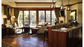 智能电视、壁炉