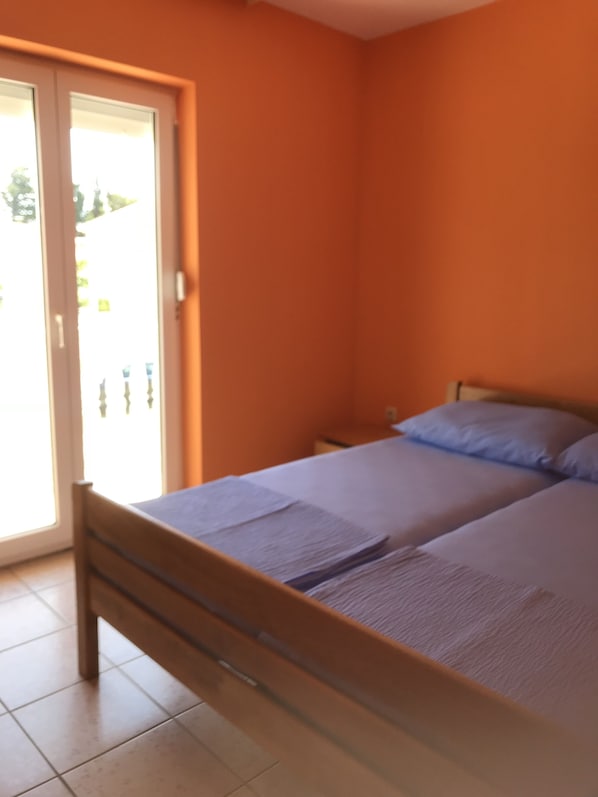 3 bedrooms, WiFi, bed sheets