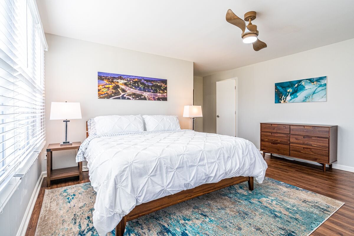 4 Schlafzimmer, Schreibtisch, Bügeleisen/Bügelbrett, Reisekinderbett