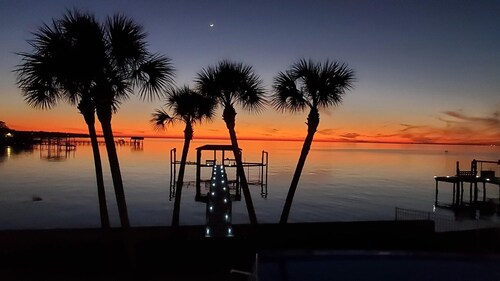 Sunset Retreat - 2 Bedroom, 2 Bath Bayfront home with private pool & Hot Tub