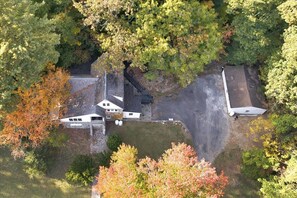Exterior - Stone Cabin Indoor Heated POOL W TENT + Firepit (East Stroudsburg)