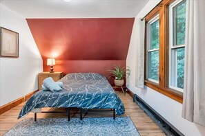 4 chambres, bureau, fer et planche à repasser, accès au Wi-Fi (inclus)