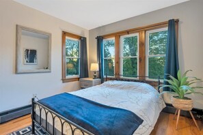 6 bedrooms, desk, iron/ironing board, free WiFi - Stone Cabin Indoor Heated POOL W TENT + Firepit (East Stroudsburg)