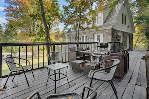 Property grounds - Stone Cabin Indoor Heated POOL W TENT + Firepit (East Stroudsburg)