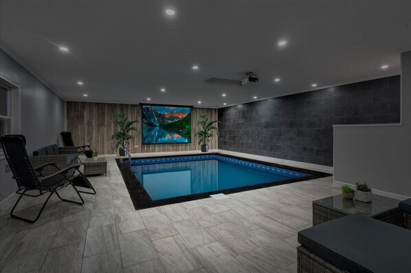 Indoor pool, a heated pool - Stone Cabin Indoor Heated POOL W TENT + Firepit (East Stroudsburg)
