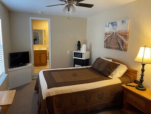 1 bedroom, individually decorated, free WiFi, bed sheets