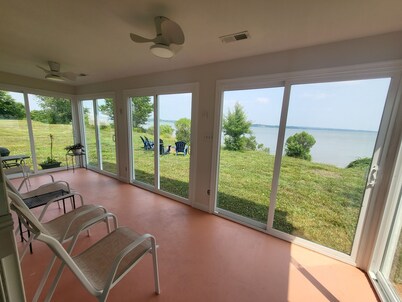 Bright and airy waterfront getaway