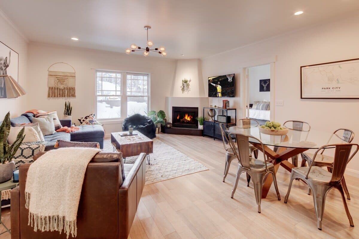 TV, fireplace, offices