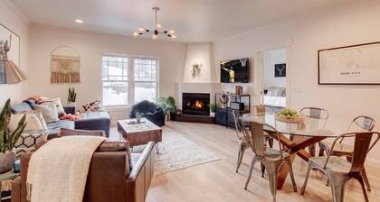 Town Lift Condo - 2BR/2BA Newly Renovated on Main