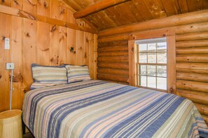 2 bedrooms, premium bedding, free WiFi, bed sheets