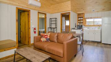 2 kamar tidur, seprai premium, Wi-Fi gratis, dan seprai linen