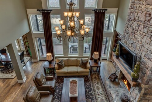 Expansive Golf Resort Home with Mountain Views - Family Friendly