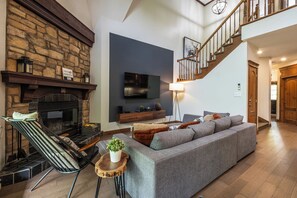 Smart TV, fireplace - Les Manoirs- Tremblant back to Golf le Géant Completely renovated (Tremblant)