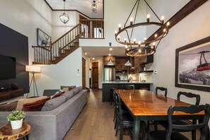 Smart TV, fireplace - Les Manoirs- Tremblant back to Golf le Géant Completely renovated (Tremblant)