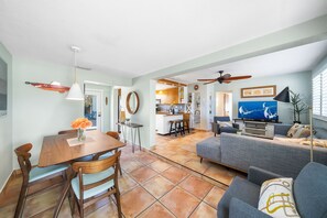 Smart TV, table tennis