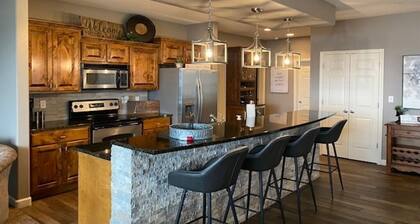 End Unit Condo - Gorgeous First Tier Lake View