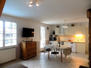 Dining - Les Mathes La Palmyre - STONE MITTYEN HOUSE - PRIVATE SWIMMING POOL (LES MATHES)