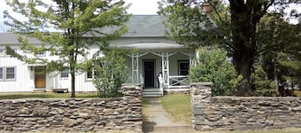 Restored Farm House in quaint Hudson Valley Town of Red Hook, Dutchess County