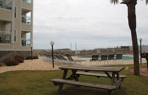 Outdoor dining - Two Bedroom, Ocean View, Luxury Condo, North Myrtle Beach 2630090 (North Myrtle Beach)