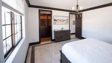 10 Schlafzimmer, Bügeleisen/Bügelbrett, Reisekinderbett