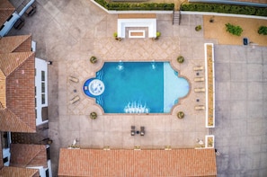 Piscine extérieure, piscine chauffée