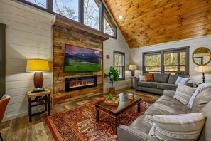 Living area - SECLUDED & QUIET 1-BR Getaway w/ HOT TUB, WIFI, FIRE PIT (Sevierville)