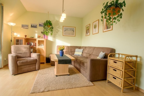 Unclassified image, 1 of 23, button