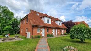 Unclassified image, 2 of 23, button