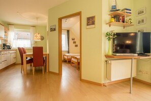 Unclassified image, 5 of 23, button