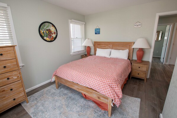 6 bedrooms, iron/ironing board, free WiFi, bed sheets