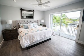 3 bedrooms, iron/ironing board, travel crib, free WiFi - Key Colony Beach! The Irish Pirate! Best Location, Cabana Club withPool & Beach! (Key Colony Beach)