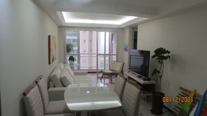 Smart TV - 2 Bedroom Apartment with Sea View in Itapoã (ES)