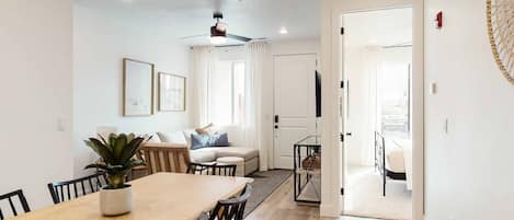 Condo, 3 Bedrooms | Dining