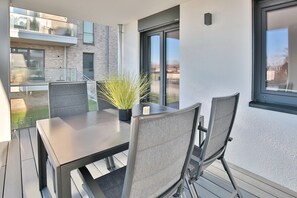 Unclassified image, 3 of 42, button