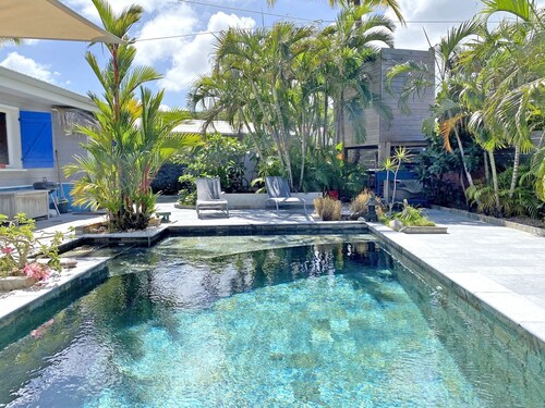 PISCINE & JARDIN LUXURIANT proche lagon du Cap Est
