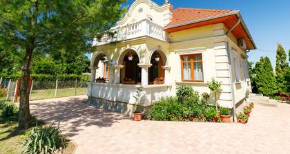 Elisabeta 02 by Interhome