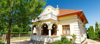 Elisabeta 02 by Interhome