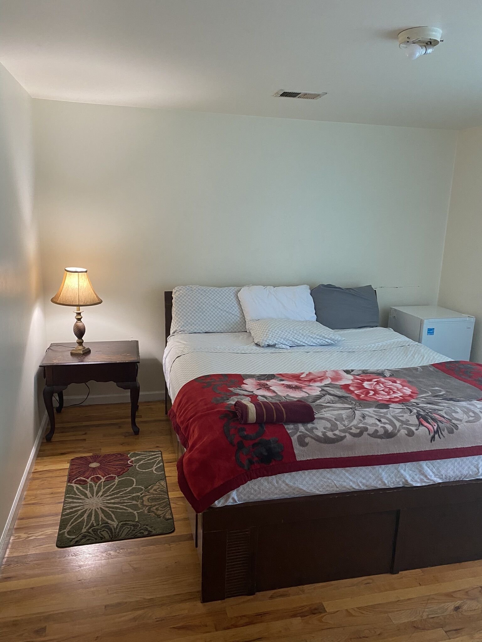 BLOOM APARTMENT NEAR UMDJ/EWR/NYC AND PRUDENTIAL HOTEL