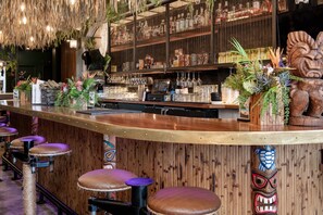 Bar (in der Unterkunft)
