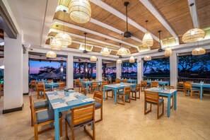 Dining - Family Coastal Villa with Private Pool, 2-Min Walk to Beach & Exclusive Beach Club Access (Tamarindo)