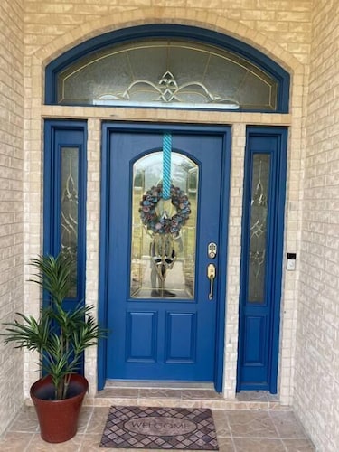 *All Inclusive* Lakefront Home and Retreat