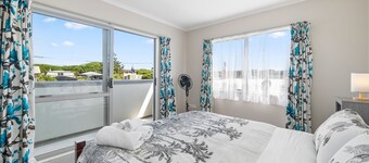 Hunia Haven - Himatangi Beach Holiday Home