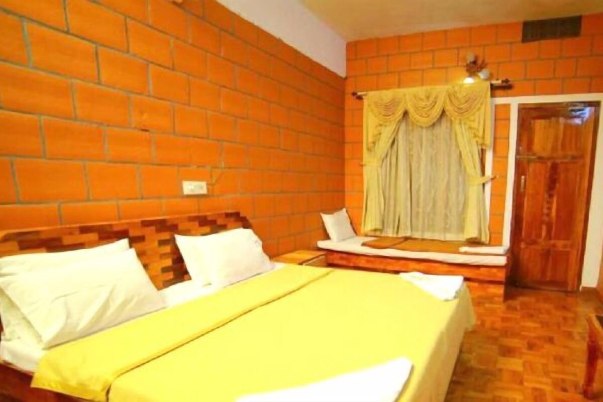 Egyptian cotton sheets, premium bedding, in-room safe