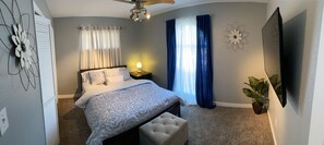 3 bedrooms, desk, iron/ironing board, free WiFi - STYLISH & FUN on El Paso's Eastside (El Paso)