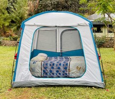 Down comforters, free WiFi, bed sheets