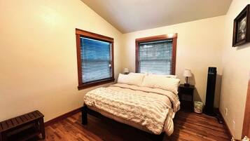 2 bedrooms, iron/ironing board, free WiFi, bed sheets