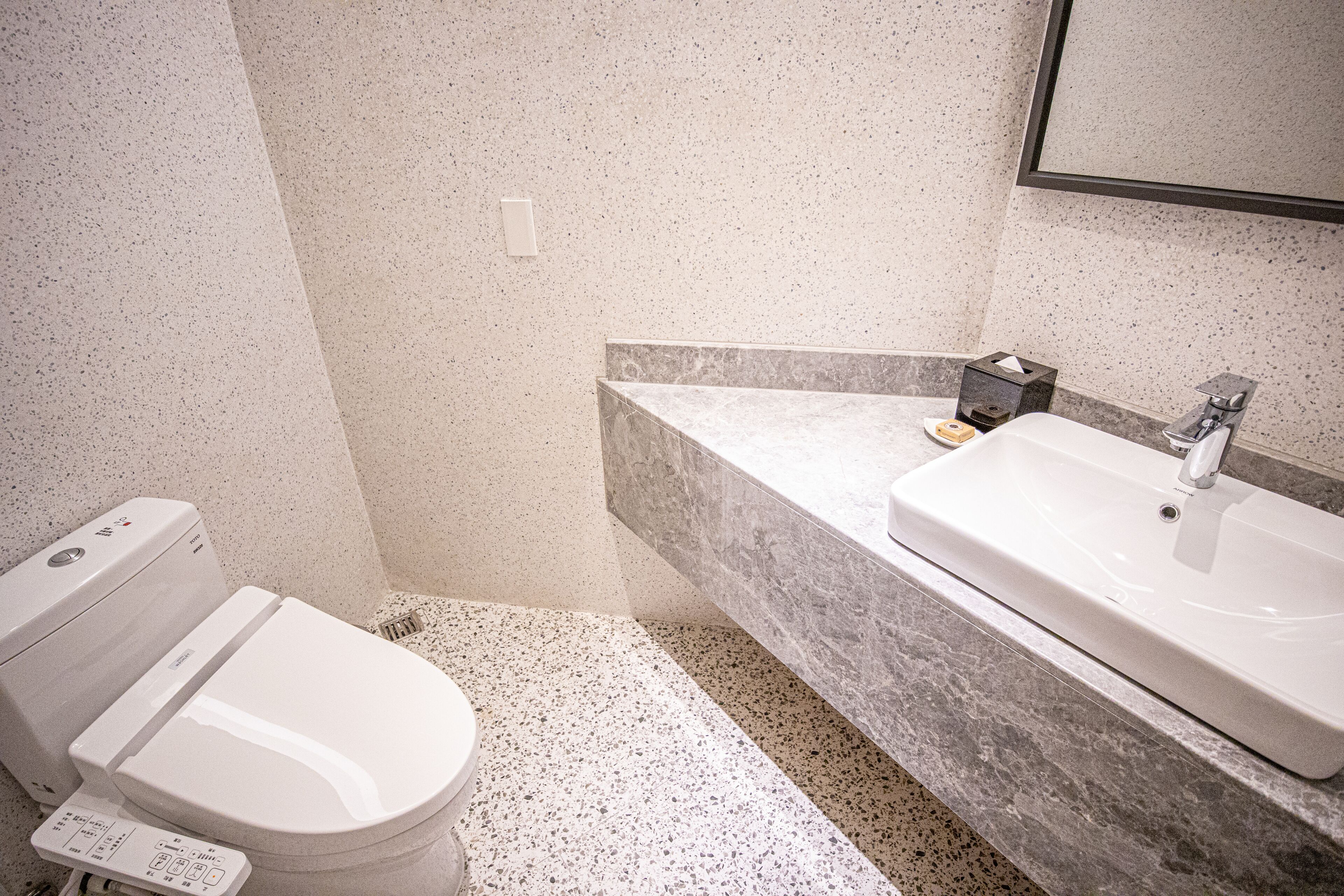 premium suite, 1 bedroom | bathroom | hair dryer, bidet, towels, shampoo