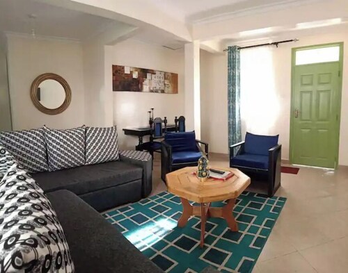 LUXE & SPACIOUS ONE BEDROOM UNIT