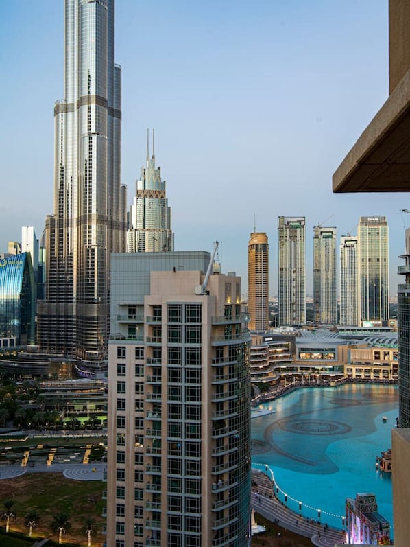 Pool - Luxury 2BR|Burj Khalifa Fountain View w/ Pool, Gym, and Near Dubai Mall (Downtown)
